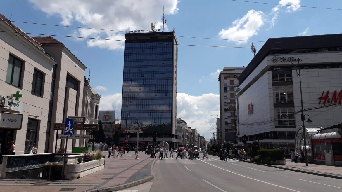 Izboden muskarac na Trgu kralja Milana u Nisu